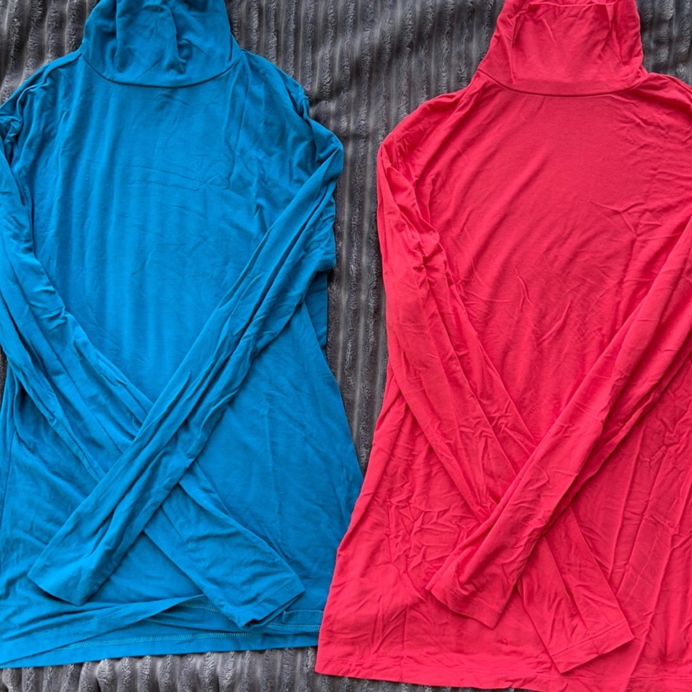 Set of two CuddlDuds turtlenecks- size medium